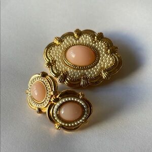 Elegant Gold and Cream Brooch & ClipOn Earrings Jewelry Set
